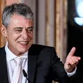 Chico Buarque recebe ameaça de morte após expor opinião política imagem