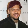 Chris Brown tem pena suspensa em novo caso de agressão imagem