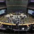 Congresso adia votação do projeto que acaba com a "taxa das blusinhas" imagem