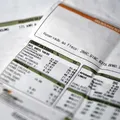 Conta de luz mais cara esse ano? Aneel projeta alta de 9,4% imagem