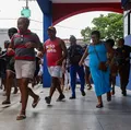 Correria marca abertura de votação no segundo maior colégio eleitoral da Bahia imagem