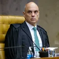 Deputado baiano pede prisão de Moraes por conta de contato com Vorcaro imagem