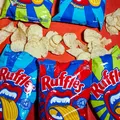 Dona de Doritos e Ruffles fecha fábricas e tira produtos de produção imagem