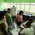 Eleitores morrem após passarem mal em locais de votação imagem