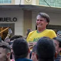 Filhos de Bolsonaro relembram facada nas eleições: “Foi Deus” imagem