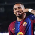 Gabriel Jesus marca gol e supera craque brasileiro na Champions League imagem
