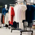 Gigante da moda decreta falência, fecha 54 lojas e liquida produtos imagem