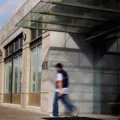 Gigante do banco de dados anuncia quebra após prejuízo bilionário imagem