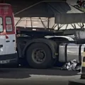 Homem deita para descansar embaixo de carreta e morre atropelado imagem