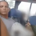 Homem é preso após se masturbar e tocar em mulher em ônibus na Bahia imagem