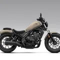 Honda lança Rebel 500 com novo painel e transmissão automática imagem