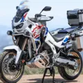Honda Twin chega ao Brasil com motor de 1084cc e controle de tração imagem