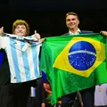 Inspiração de Flávio, Milei prepara novo corte de 20 mil vagas na Argentina imagem