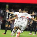 Jogador emprestado pelo Bahia marca golaço e ajuda ex-clube na Série A imagem