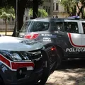 Jovem é morto com 27 tiros após PMs confundirem celular com arma imagem