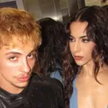 Juliano Floss e Marina Sena surgem juntos após o término: “Pela democracia" imagem