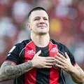 Kayzer repete lei do ex e volta a marcar pelo Vitória após 100 dias imagem