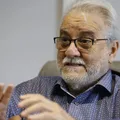 Livro 22 de Emiliano tem Marx e deuses imagem