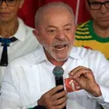Lula faz apelo para que “povo não desista de votar” por falta de ônibus imagem