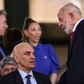 Lula tenta manter distância de Moraes e STF em novo mandato imagem
