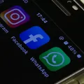 Meta tem 24h para remover publicações que incitam demissão de petistas imagem