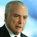 Michel Temer anuncia apoio a Flávio Bolsonaro no 2º turno imagem