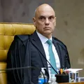 Moraes acusa André Mendonça de tentar mudar comando da PF imagem