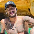 Neymar acompanha derrota do Santos no Brasileirão em Iate de luxo imagem