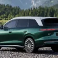 Nova geração do BYD Tan muda proposta e ganha recarga em 9 minutos imagem