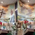 Padre morre atingido por cruz durante missa ao vivo no Equador imagem