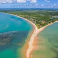 Paraíso escondido na Bahia atrai visitantes com baleias e águas cristalinas imagem