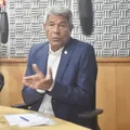 “Partido dele pediu”, diz Jerônimo ao ironizar Flávio sobre horário da votação imagem