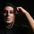 Peça sobre travesti que resistiu ao nazismo chega a Salvador imagem