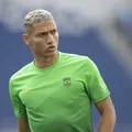 PF deve incluir ilha de Richarlison em inquérito sobre amigo de Flávio imagem
