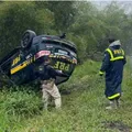 Policial rodoviário federal fica ferido após viatura capotar na BR-324 imagem