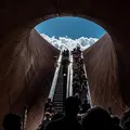 Quase 50 metros ao submundo: conheça estação de metrô entre as mais bonitas da história imagem