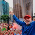 Queda na abstenção e nos votos inválidos favorece Lula no 2º turno imagem