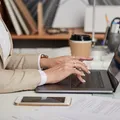 Quer emprego? Veja as 15 profissões que mais contrataram na Bahia imagem