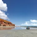 Refúgio intocável no Nordeste tem praias com falésias que encantam turistas imagem