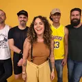 Renata Bastos lança primeiro trabalho autoral com show em Salvador imagem