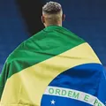 Richarlison fala sobre eleição em meio a briga com Flávio Bolsonaro imagem