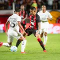 Rival do Vitória na parte baixa da tabela anuncia ex-técnico da Seleção imagem