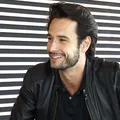 Rodrigo Santoro não é reconhecido nos EUA e dá resposta inesperada imagem