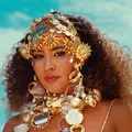 Sofia Pitta transforma experiências em álbum com ritmos da Bahia imagem