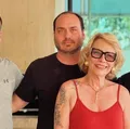 VÍDEO: Mãe de Flávio Bolsonaro lamenta fuga de “mais um filho” aos EUA imagem