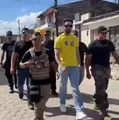 Vídeo: Rico vota cercado por seguranças e revela mudança de país imagem