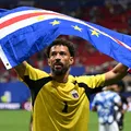 Vozinha vira surpresa entre indicados a melhor goleiro da Bola de Ouro imagem