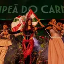 Anitta assume posto deixado por Virginia e é coroada rainha de bateria
