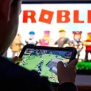 Governo quer proibir Roblox e TikTok para menores de 16 anos