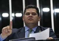 Alcolumbre admite impeachment de Alexandre de Moraes e Mendonça